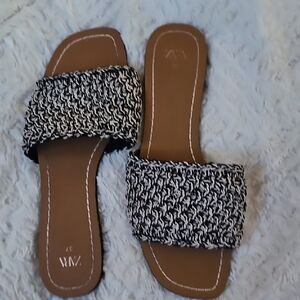 Women's Black and White Woven Slide Sandals